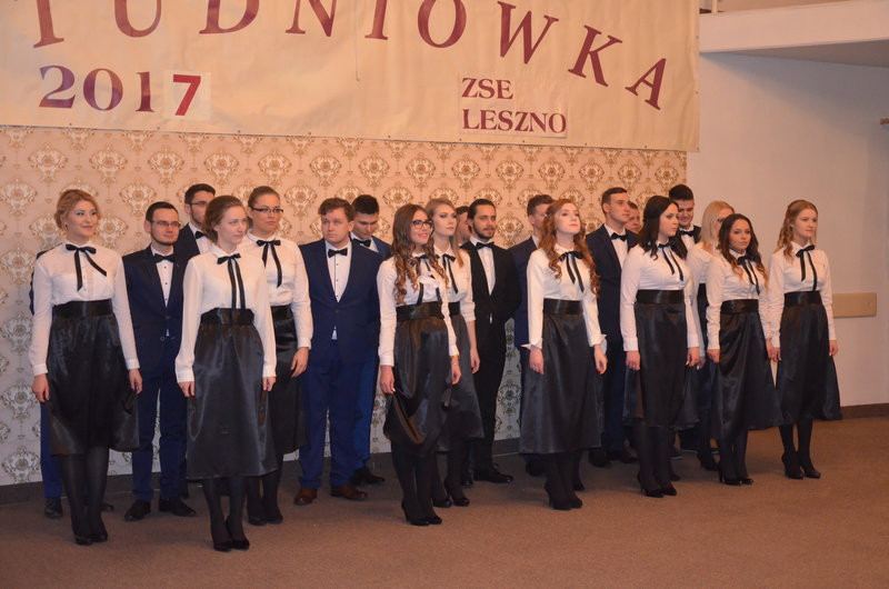 Ekonomik bawił się w Finezji (zdjęcia)