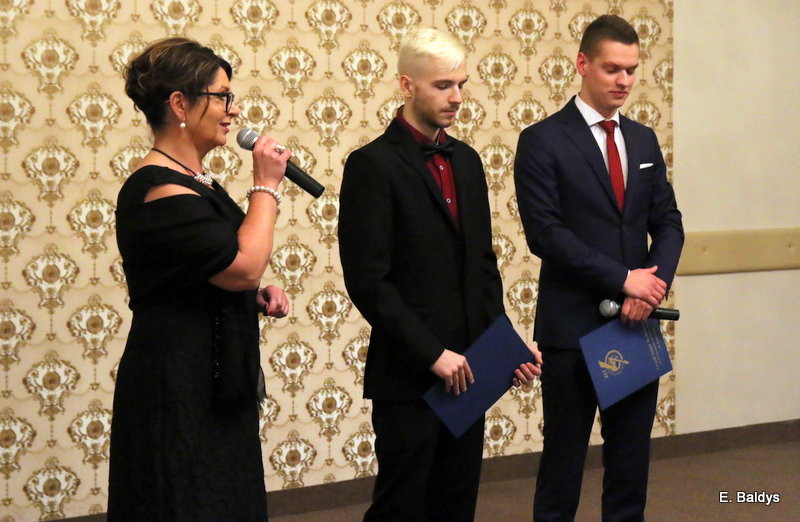 Studniówka ZST w Finezji (zdjęcia)
