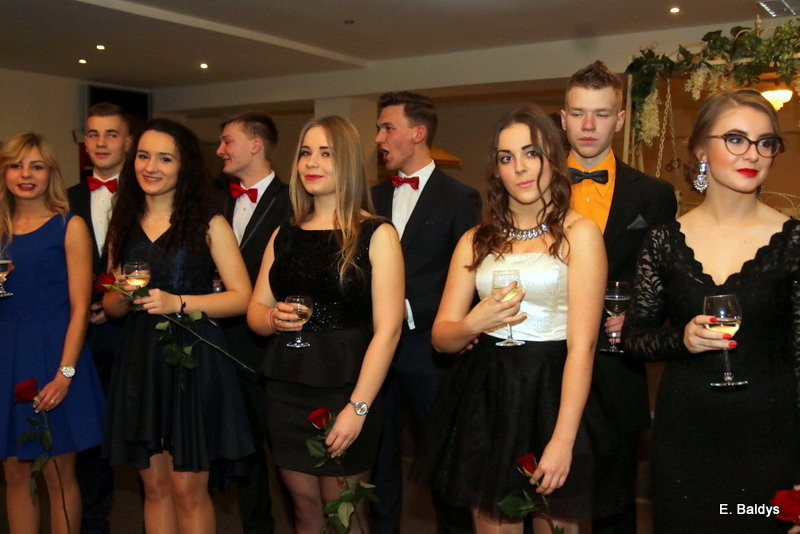 Studniówka ZST w Finezji (zdjęcia)
