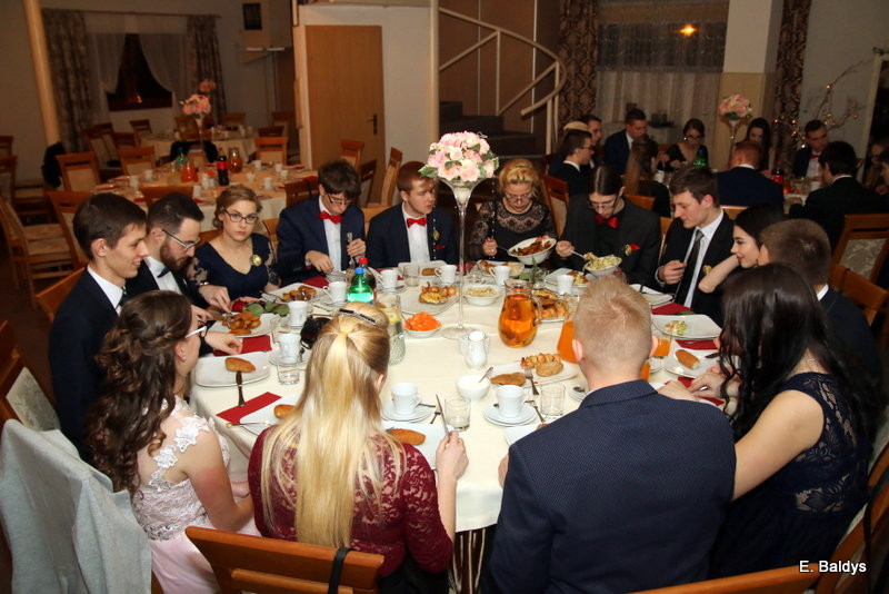 Studniówka ZST w Finezji (zdjęcia)
