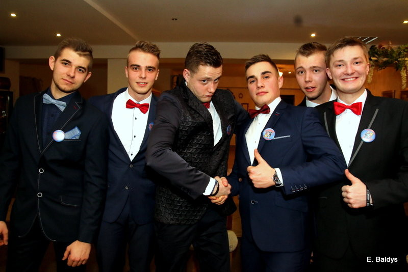 Studniówka ZST w Finezji (zdjęcia)