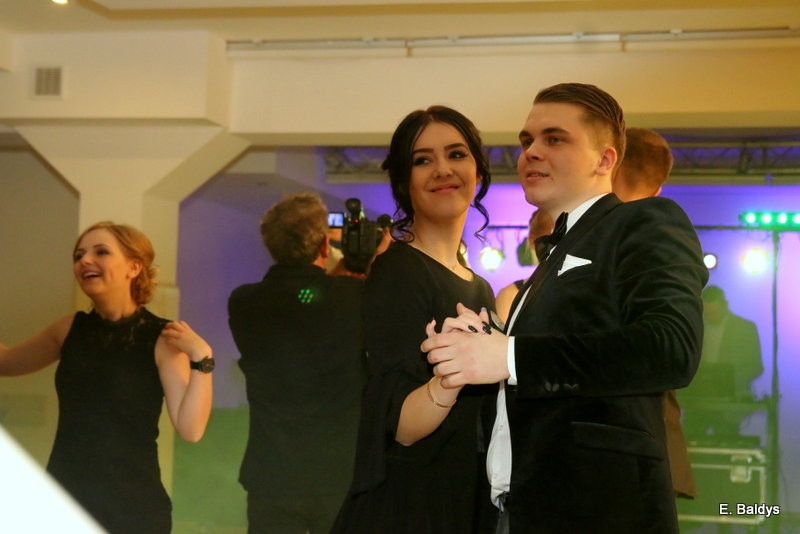 Studniówka ZST w Finezji (zdjęcia)