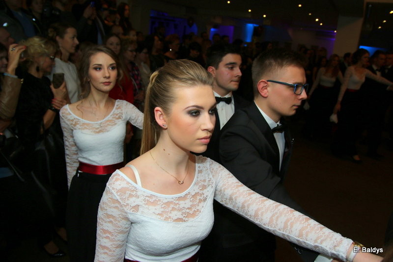 Studniówka w maskach. Tak się bawiło I LO (dużo zdjęć)