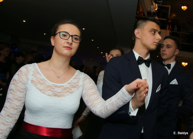 Studniówka w maskach. Tak się bawiło I LO (dużo zdjęć)
