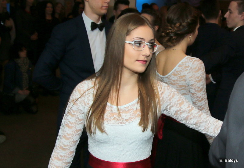 Studniówka w maskach. Tak się bawiło I LO (dużo zdjęć)