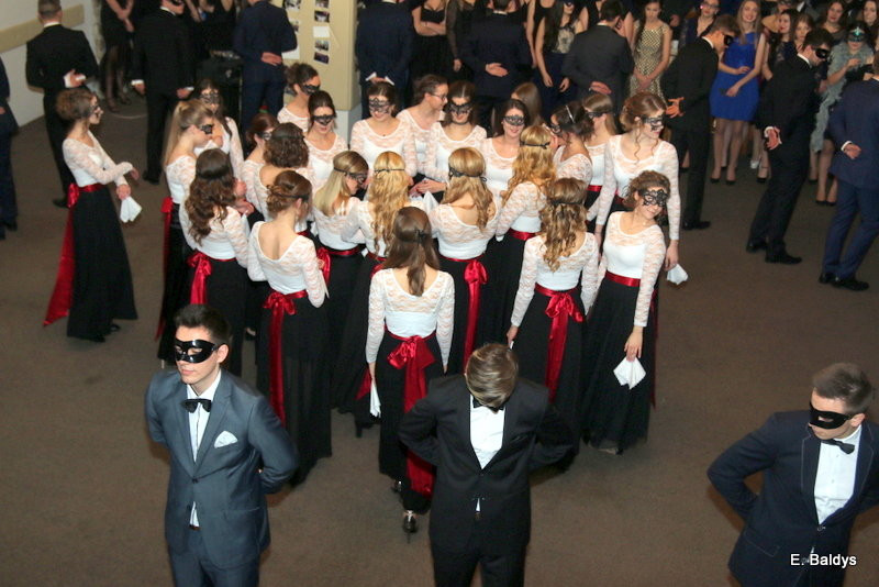 Studniówka w maskach. Tak się bawiło I LO (dużo zdjęć)