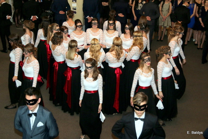 Studniówka w maskach. Tak się bawiło I LO (dużo zdjęć)