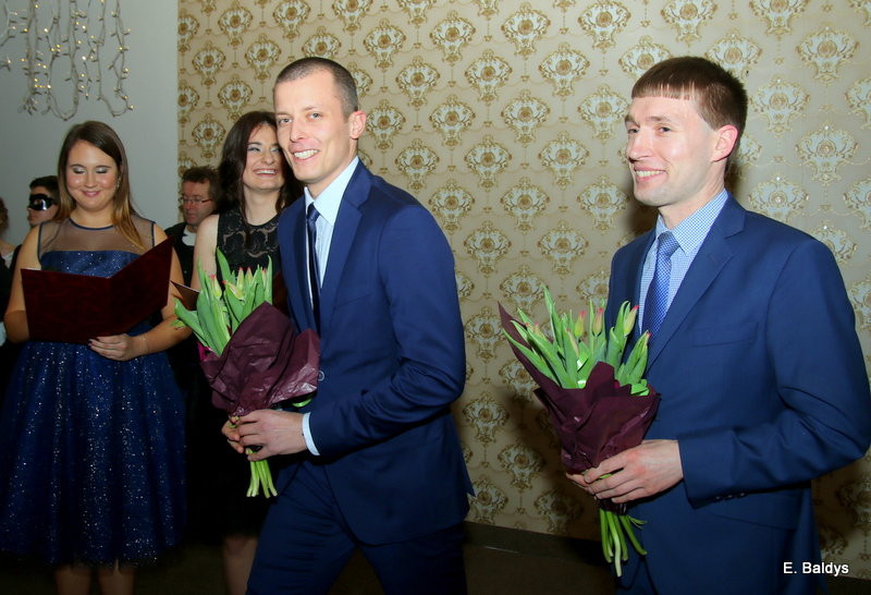 Studniówka w maskach. Tak się bawiło I LO (dużo zdjęć)
