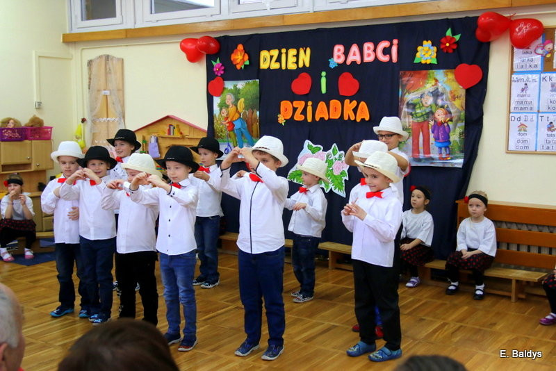 Smerfy dla babci i dziadka w PM 19 (zdjęcia)