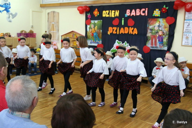 Smerfy dla babci i dziadka w PM 19 (zdjęcia)
