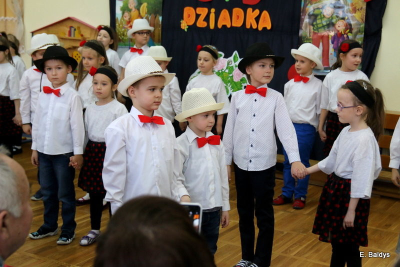 Smerfy dla babci i dziadka w PM 19 (zdjęcia)