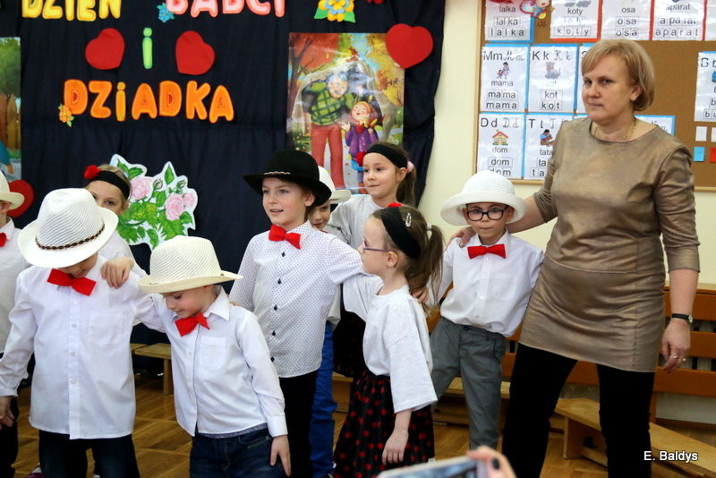 Smerfy dla babci i dziadka w PM 19 (zdjęcia)