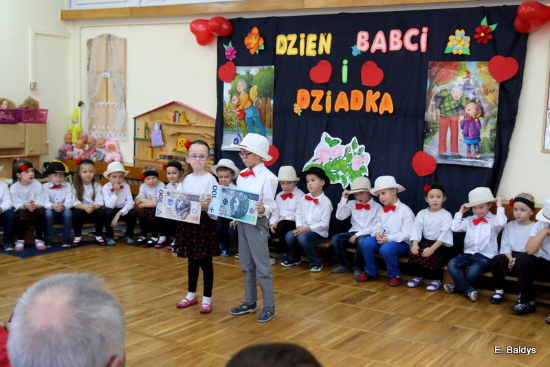 Smerfy dla babci i dziadka w PM 19 (zdjęcia)
