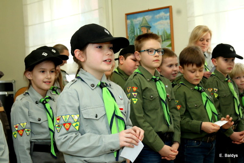 Zuchy odwiedziły Klub Seniora (zdjęcia)