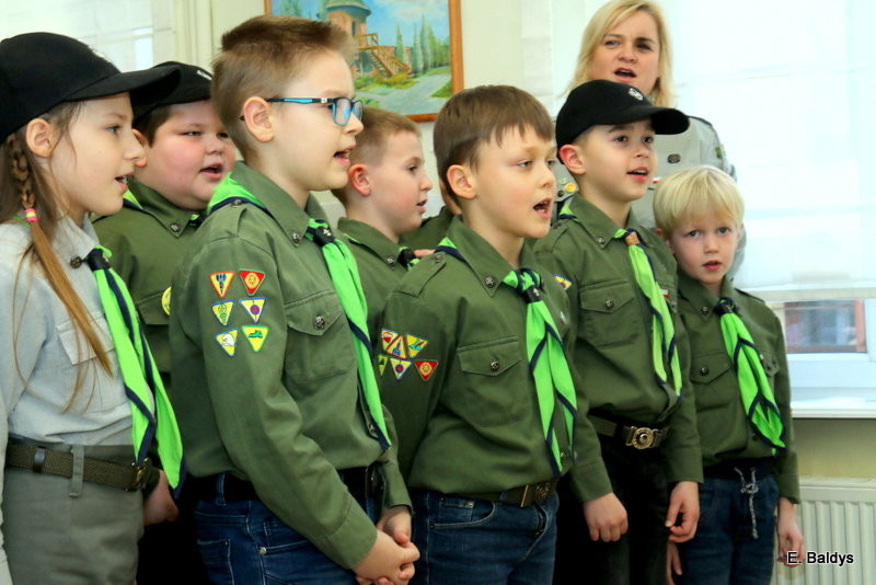 Zuchy odwiedziły Klub Seniora (zdjęcia)