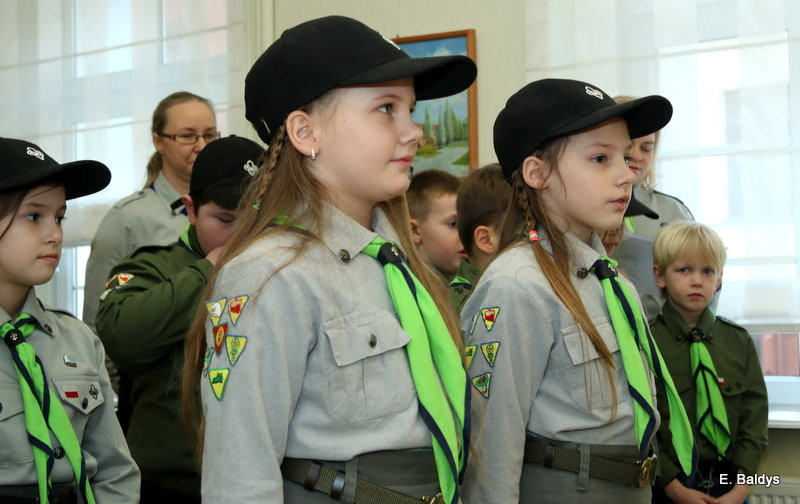 Zuchy odwiedziły Klub Seniora (zdjęcia)