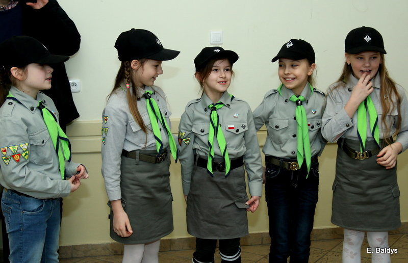 Zuchy odwiedziły Klub Seniora (zdjęcia)