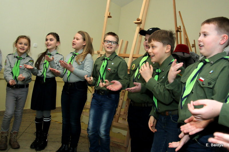 Zuchy odwiedziły Klub Seniora (zdjęcia)