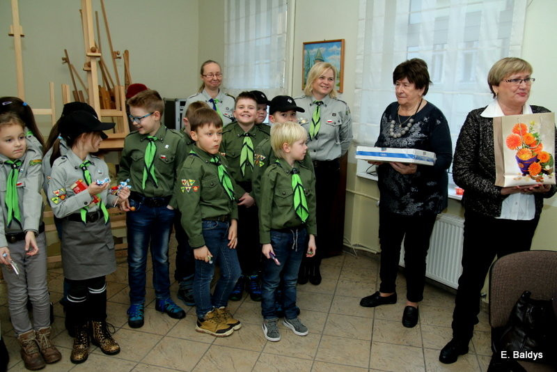 Zuchy odwiedziły Klub Seniora (zdjęcia)