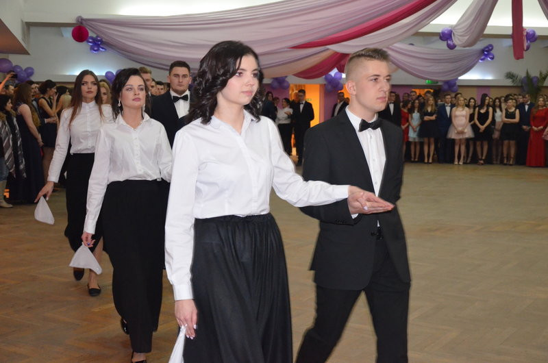 Maturzyści III LO tańczyli w Metalplaście (zdjęcia)
