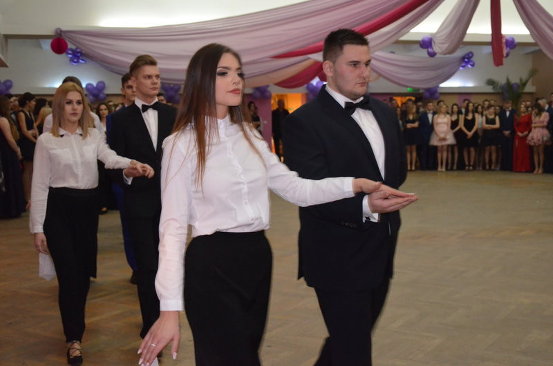 Maturzyści III LO tańczyli w Metalplaście (zdjęcia)