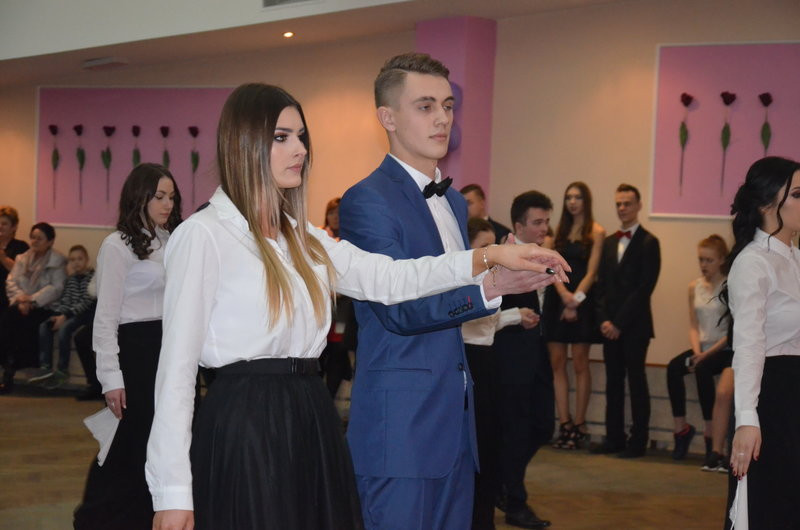 Maturzyści III LO tańczyli w Metalplaście (zdjęcia)
