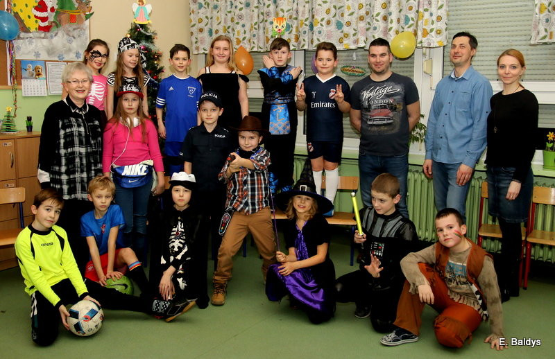 W SP 9 balowali przed feriami (zdjęcia)