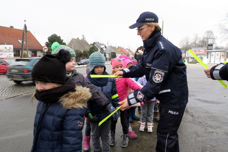 Policja rozdaje odblaski (dźwięk i zdjęcia)