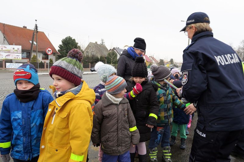 Policja rozdaje odblaski (dźwięk i zdjęcia)