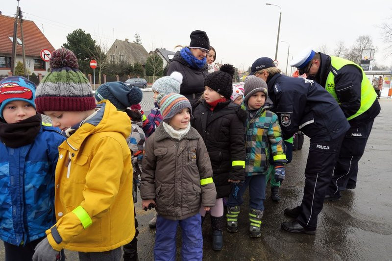 Policja rozdaje odblaski (dźwięk i zdjęcia)