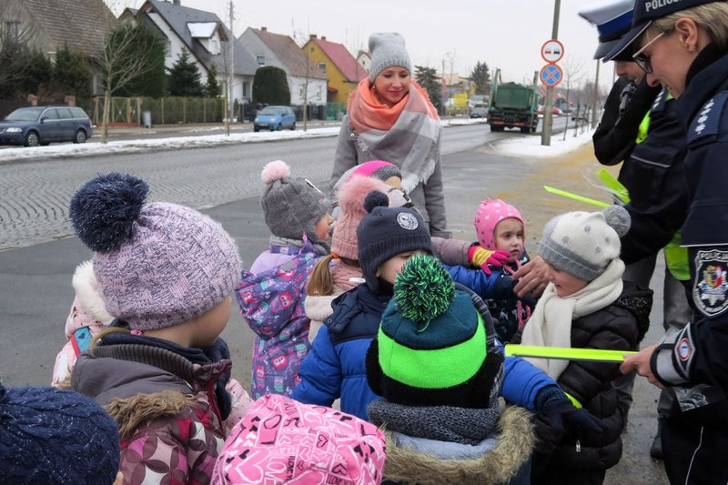 Policja rozdaje odblaski (dźwięk i zdjęcia)