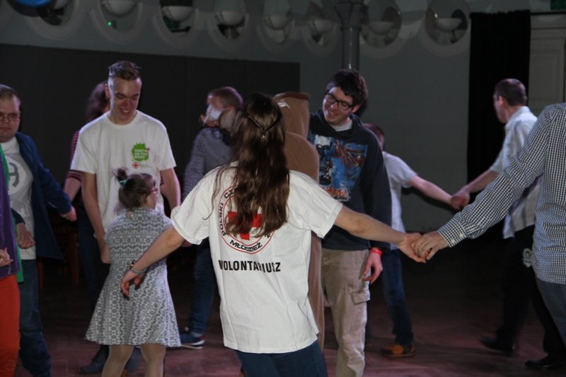 Wolontariusze tańcowali z podopiecznymi (zdjęcia)