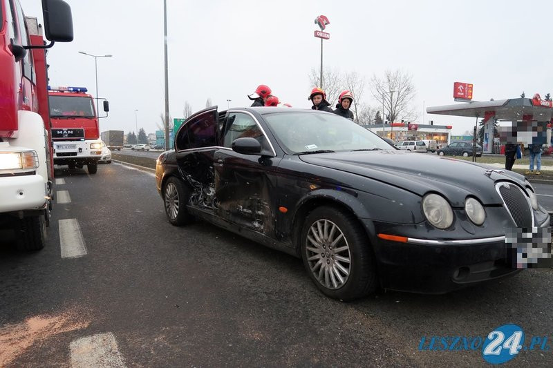 Jaguar z wgniecionym bokiem