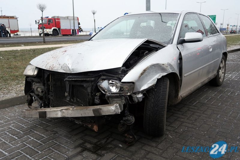 Jaguar z wgniecionym bokiem