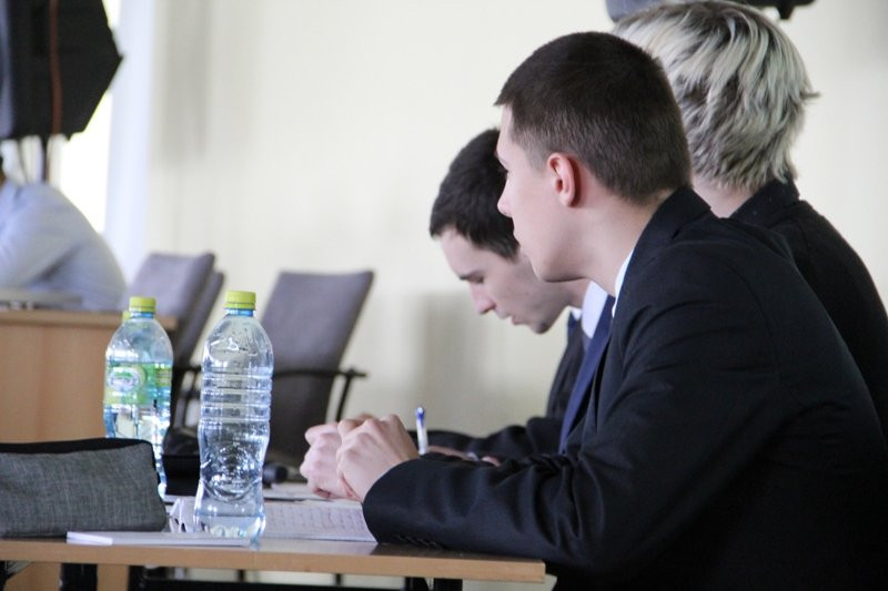 Uczniowie ZST triumfują w debatach (zdjęcia)