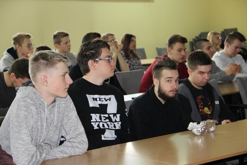 Uczniowie ZST triumfują w debatach (zdjęcia)