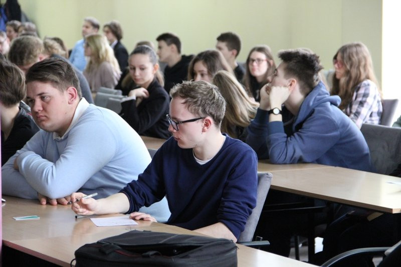 Uczniowie ZST triumfują w debatach (zdjęcia)