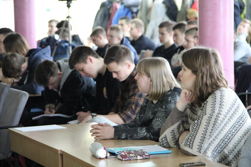 Uczniowie ZST triumfują w debatach (zdjęcia)