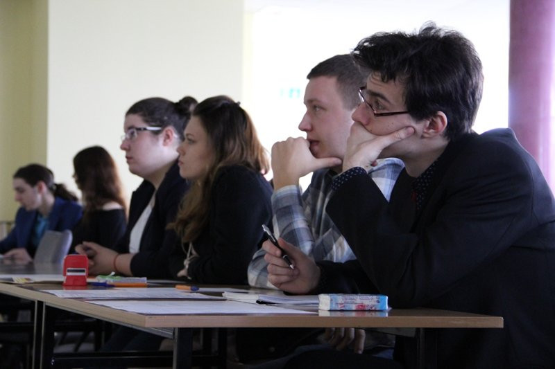 Uczniowie ZST triumfują w debatach (zdjęcia)