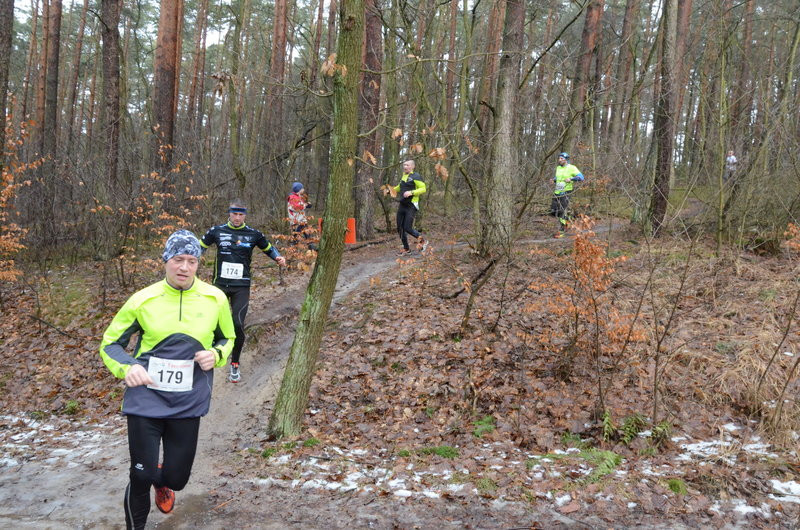 Rywalizacja na trudnej oblodzonej trasie (zdjęcia)