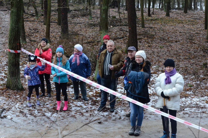 Rywalizacja na trudnej oblodzonej trasie (zdjęcia)