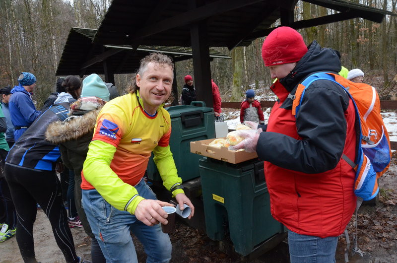 Rywalizacja na trudnej oblodzonej trasie (zdjęcia)