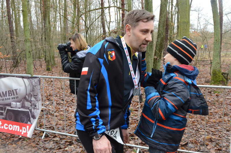 Rywalizacja na trudnej oblodzonej trasie (zdjęcia)
