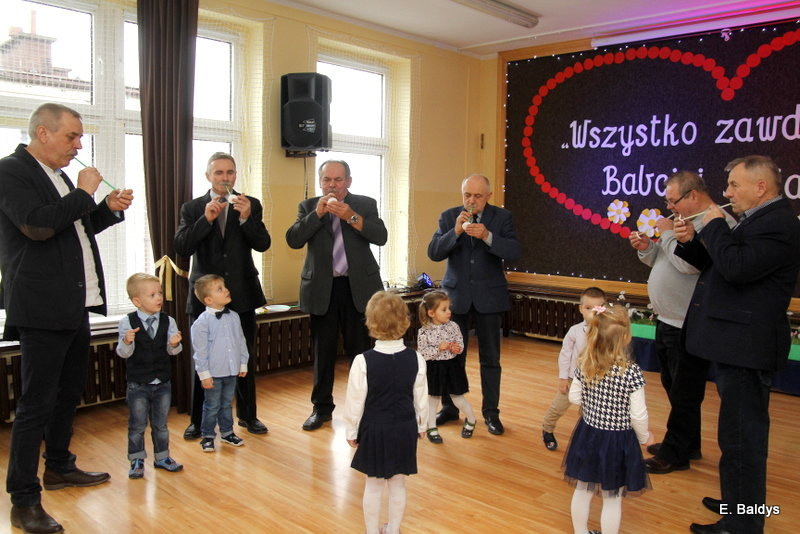 Pszczółki z Garzyna dla babci i dziadka (zdjęcia)