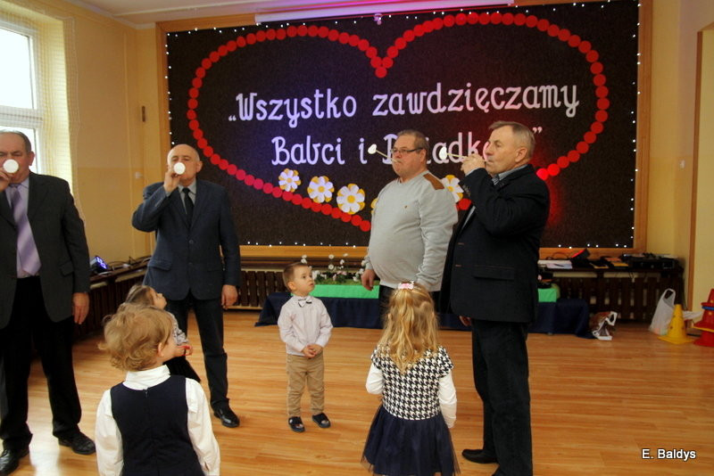 Pszczółki z Garzyna dla babci i dziadka (zdjęcia)