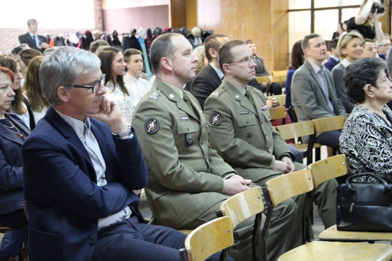 Pamięć o Sybirakach przetrwa w murach szkoły (zdjęcia)