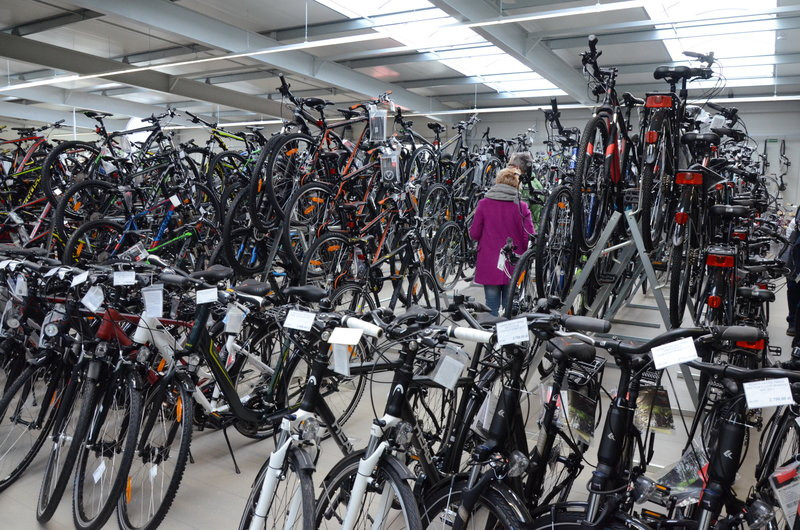 Tysiąc rowerów w nowym salonie (zdjęcia)