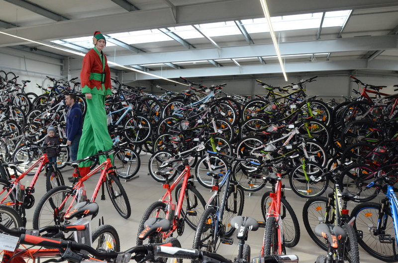 Tysiąc rowerów w nowym salonie (zdjęcia)