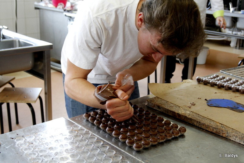 Słodkie warsztaty w ZSE w Lesznie (zdjęcia)