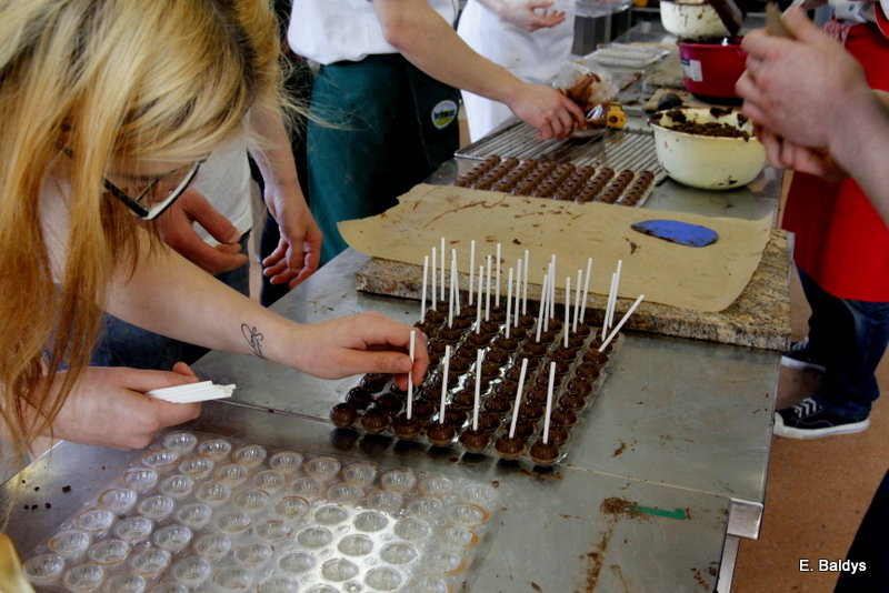 Słodkie warsztaty w ZSE w Lesznie (zdjęcia)